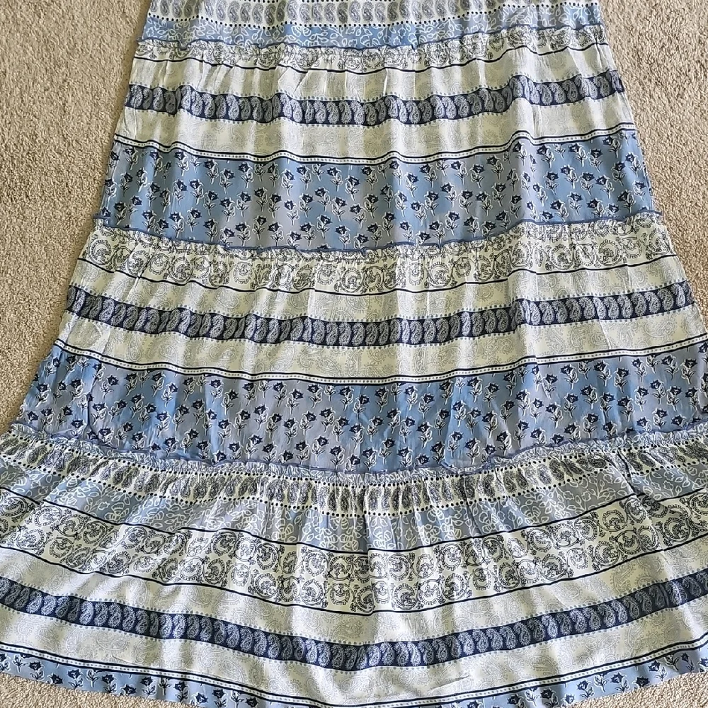 Beachlunchlounge Blue and White Patterned Maxi Dress - Picture 3 of 9